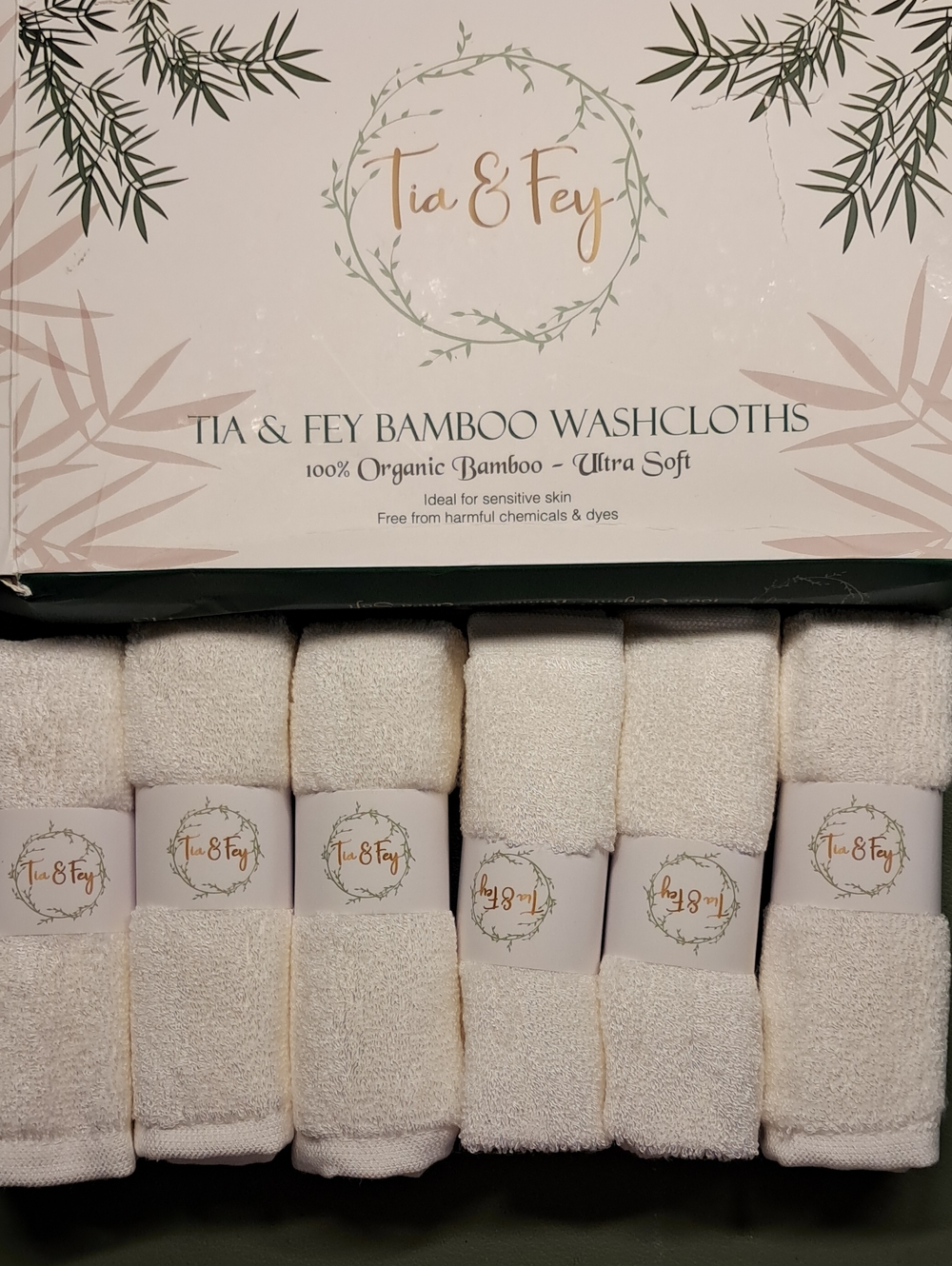 Tia & Fey Bamboo Washcloths - White with Green Accents